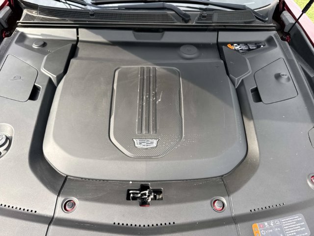 Certified 2024 Cadillac Lyriq Luxury AWD/4WD image 7