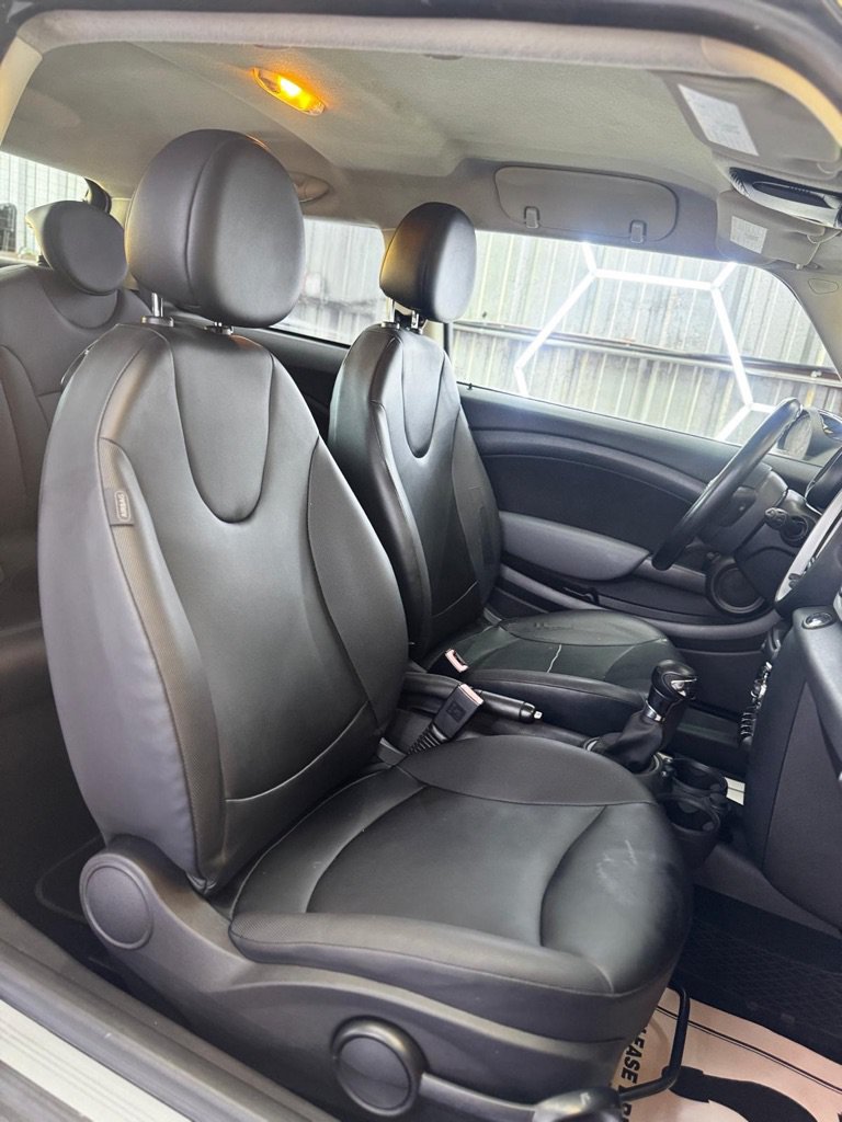 Used 2011 MINI Cooper Hardtop FWD image 26