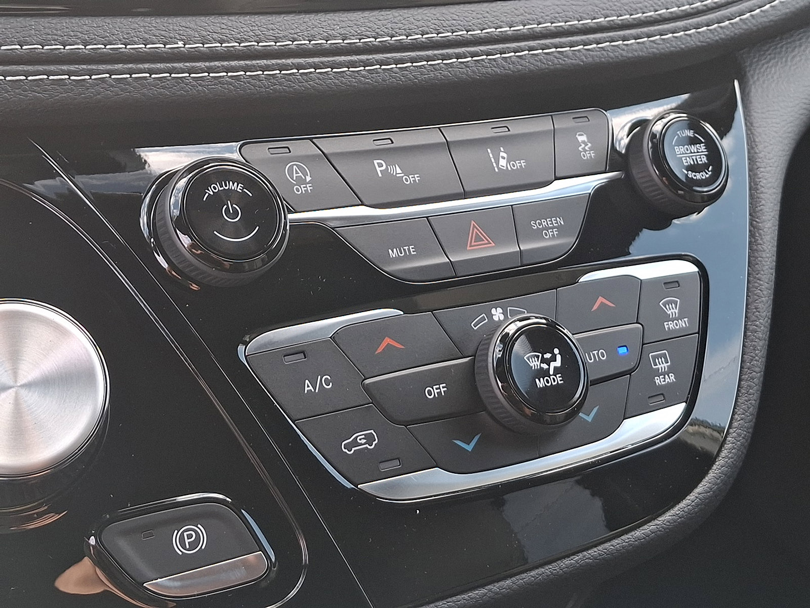 New 2026 Chrysler Pacifica Select w/ S Appearance Package image 13