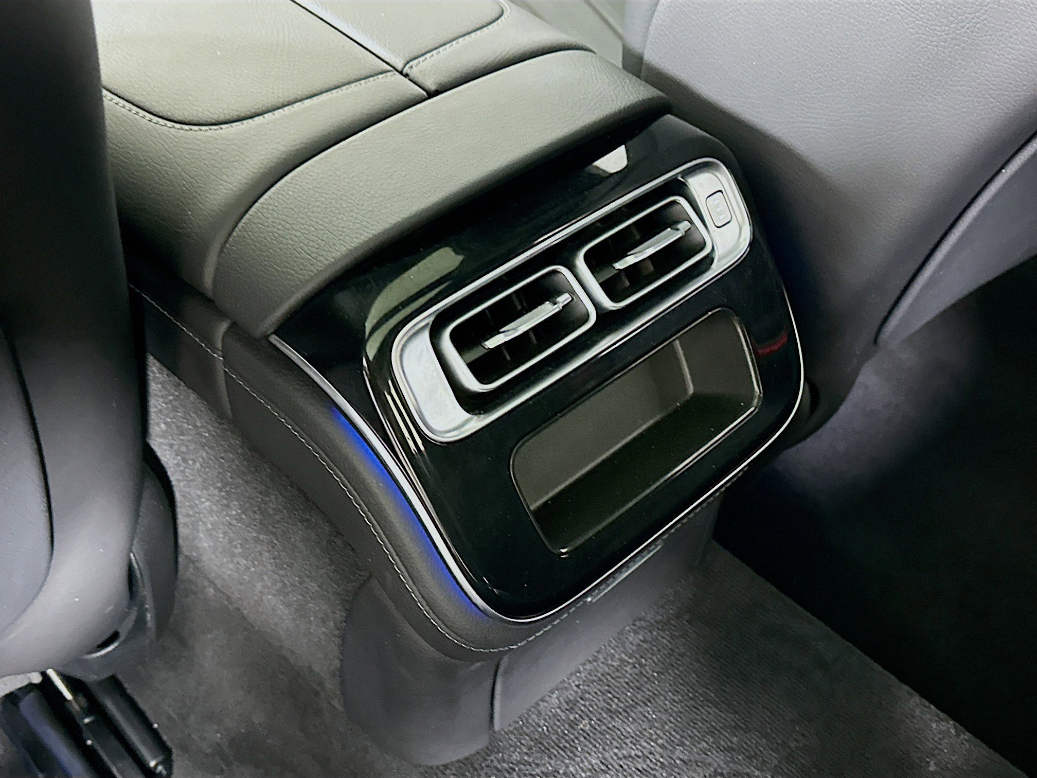 Certified 2022 Mercedes-Benz S 500 4MATIC w/ AMG Line Package image 32