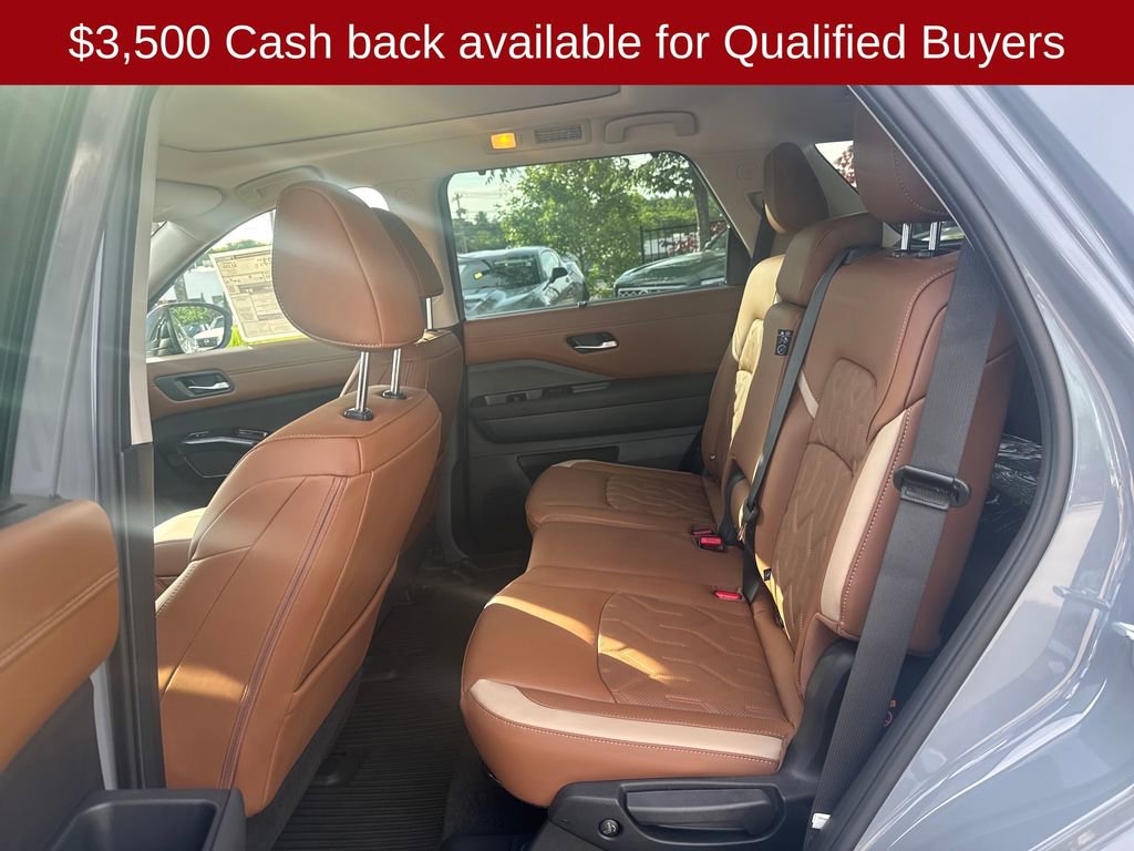 New 2026 Nissan Pathfinder Platinum w/ Cargo Package FWD image 27