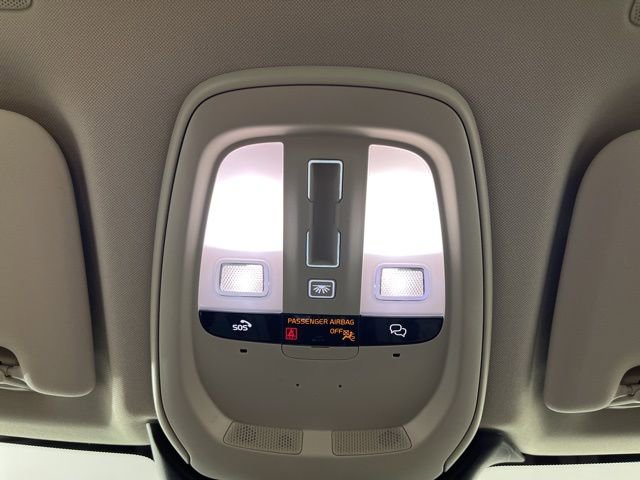 Used 2023 Volvo XC60 B5 Ultimate w/ Climate Package image 32