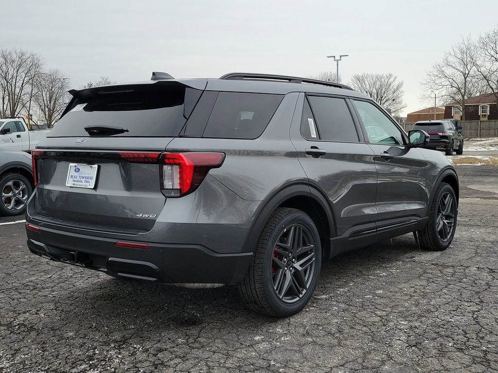 New 2026 Ford Explorer ST-Line w/ ST-Line Street Pack image 4