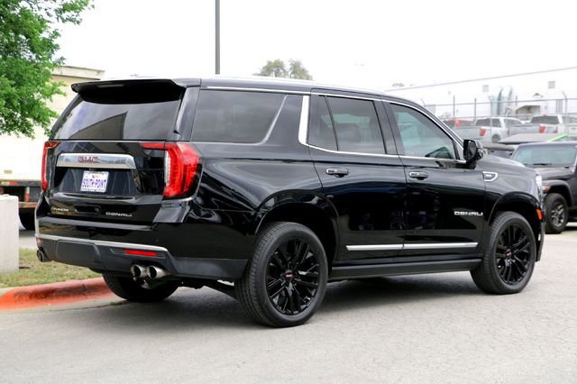 Used 2022 GMC Yukon Denali w/ Denali Premium Package image 5