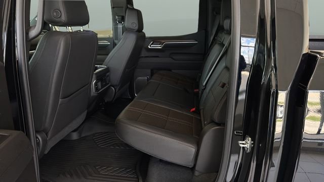 Used 2025 Chevrolet Silverado 1500 High Country w/ Technology Package image 22