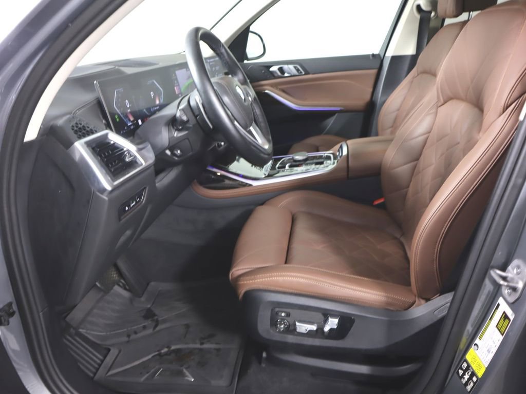 Used 2024 BMW X7 xDrive40i w/ Climate Comfort Package image 20