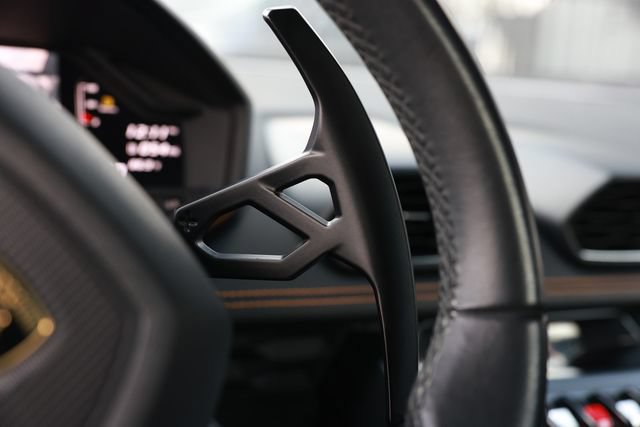 Used 2019 Lamborghini Huracan LP 580-2 RWD image 36