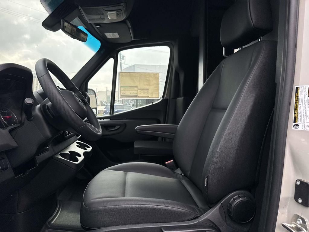 New 2025 Mercedes-Benz Sprinter 2500 image 8