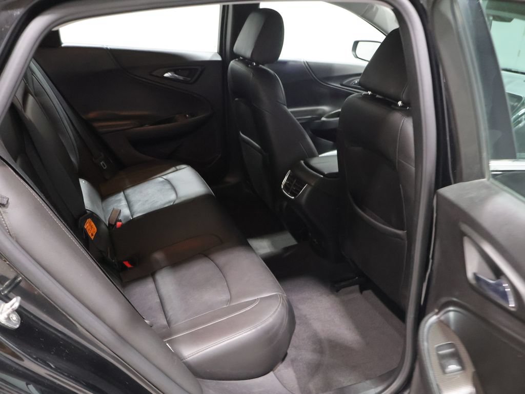 Used 2017 Chevrolet Malibu LT w/ Leather Package FWD image 21