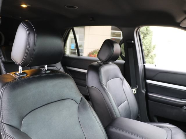 Used 2017 Ford Explorer XLT w/ Equipment Group 202A AWD/4WD image 9