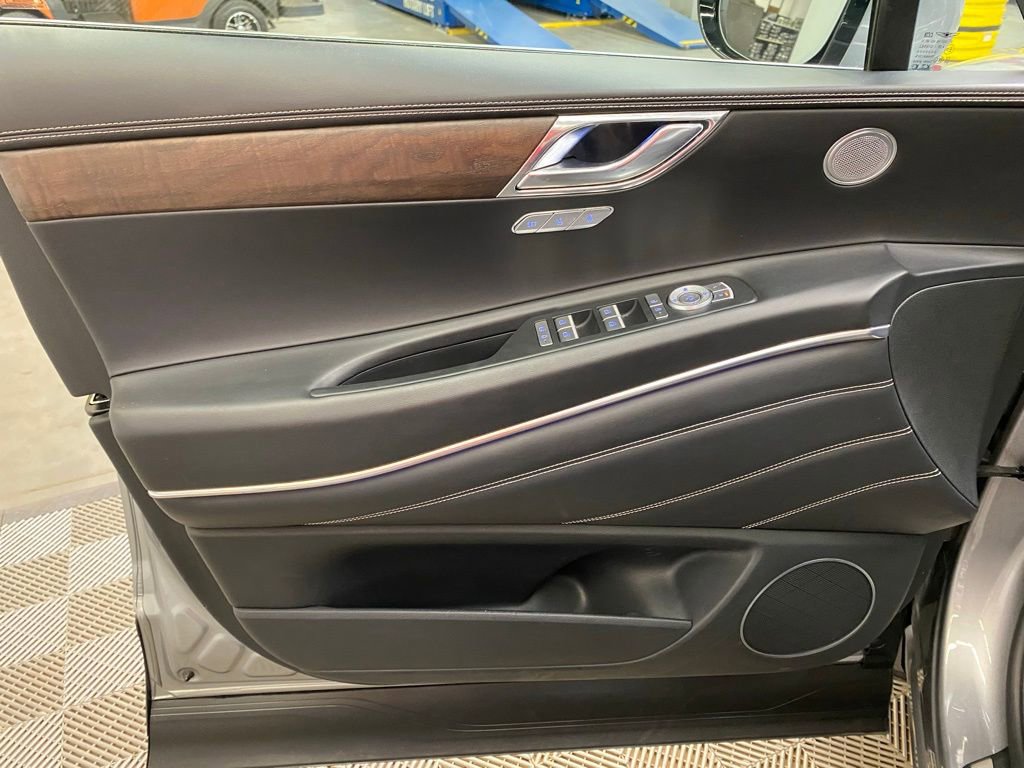 Used 2024 Genesis GV80 2.5T image 17