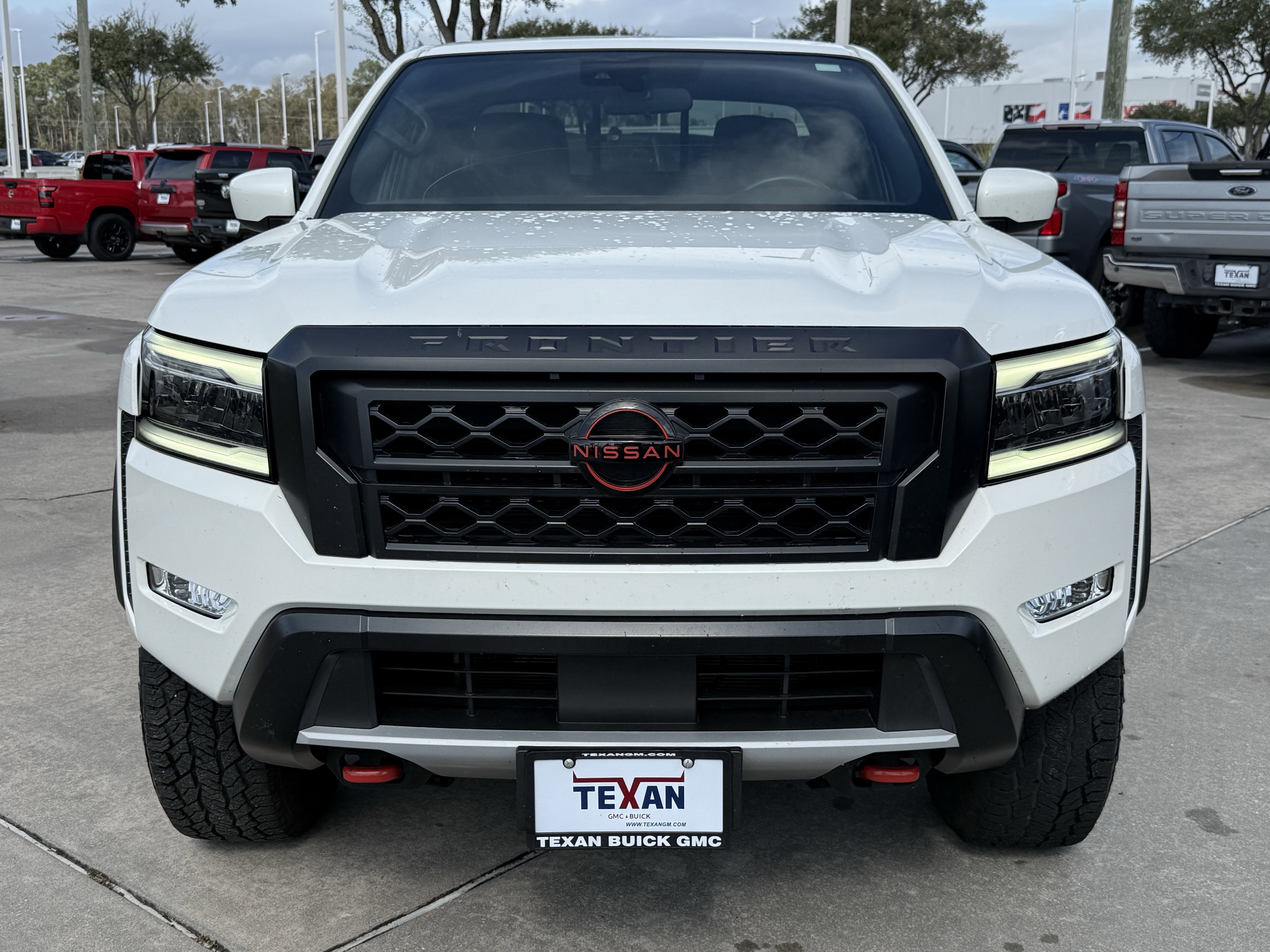 Used 2024 Nissan Frontier PRO-4X image 10