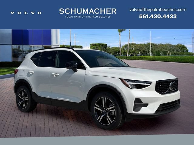 New 2026 Volvo XC40 B4 Core FWD image 1