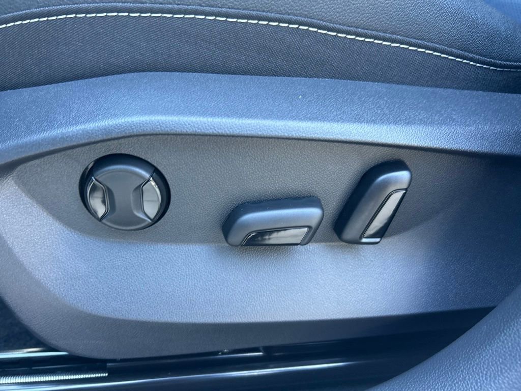 New 2026 Volkswagen Taos SEL image 51