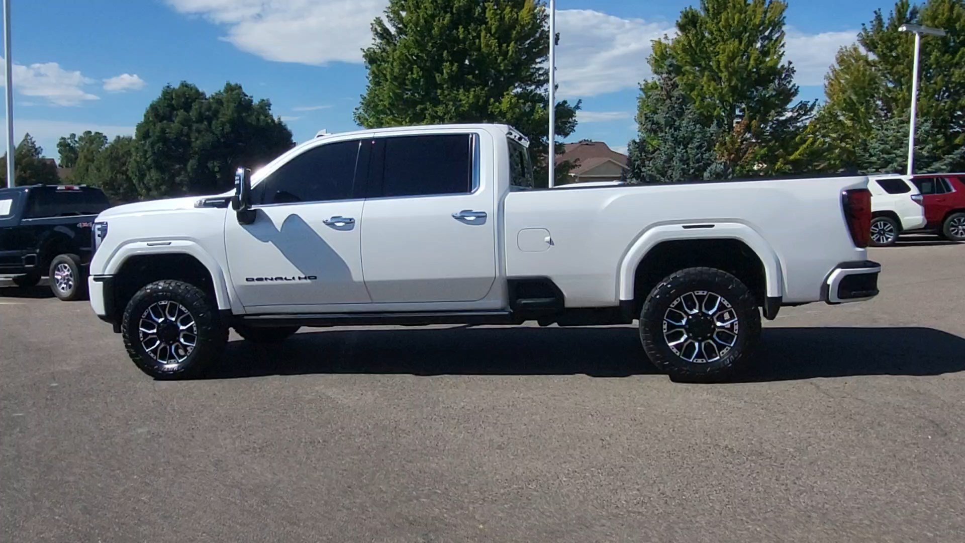 Used 2024 GMC Sierra 3500 Denali Ultimate AWD/4WD image 2