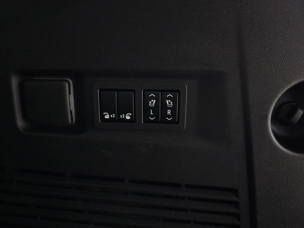 Used 2023 GMC Yukon Denali image 42