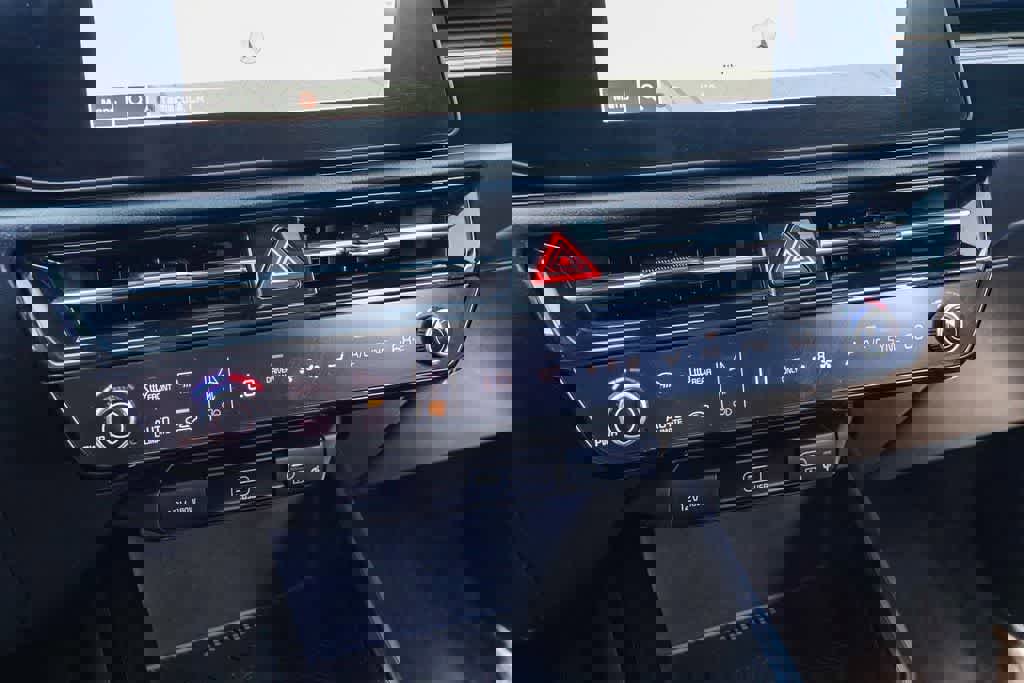 Certified 2024 Kia Niro EX image 21