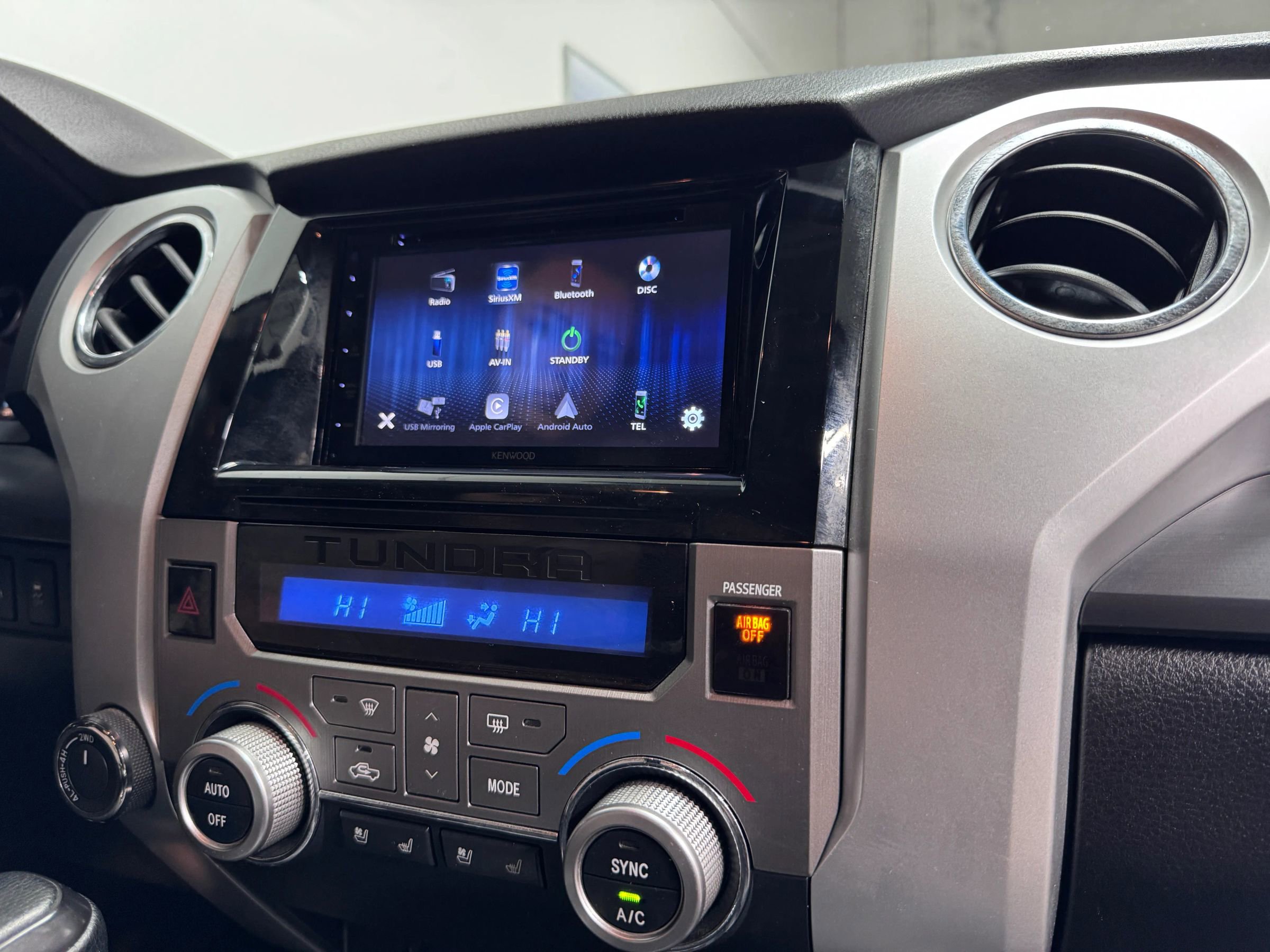 Used 2014 Toyota Tundra Platinum image 31