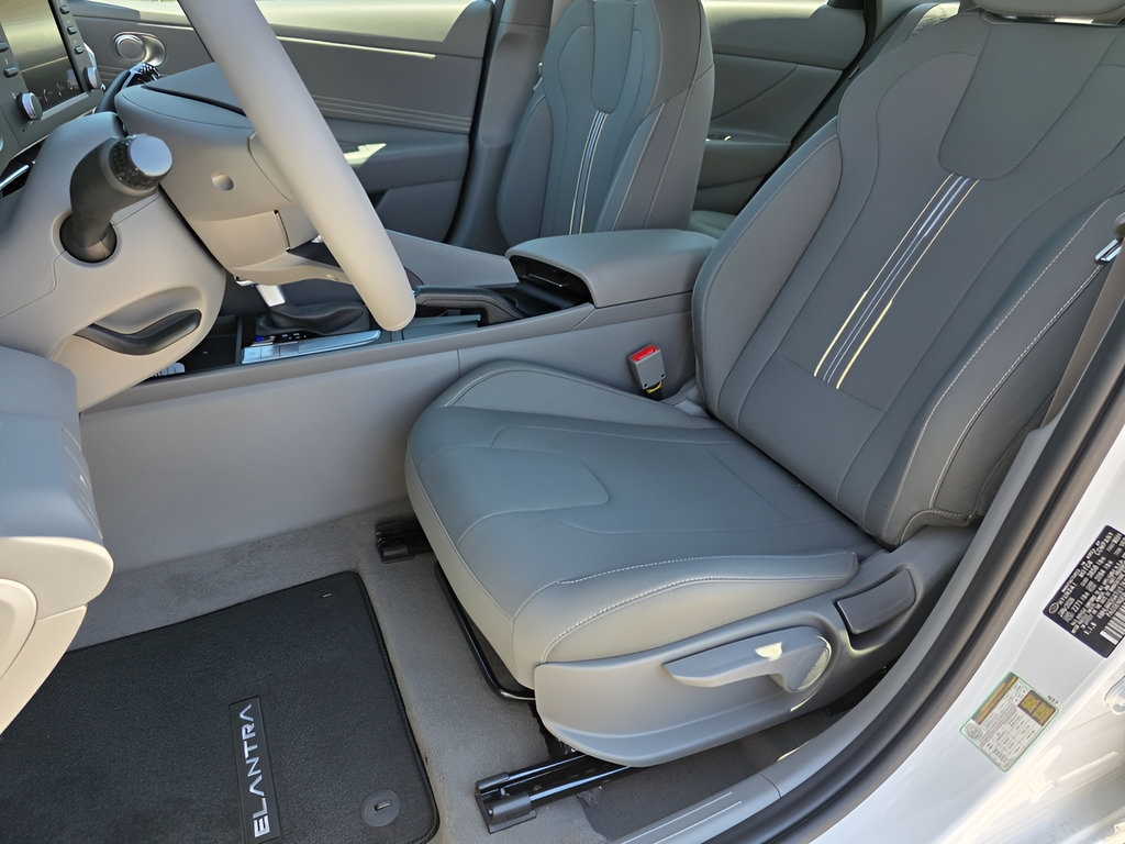 New 2026 Hyundai Elantra Sport FWD image 13