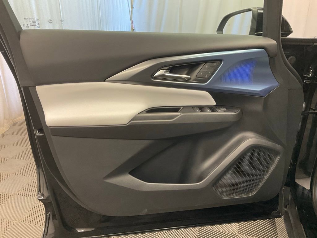 Used 2025 Chevrolet Equinox EV LT w/ Convenience Package II AWD/4WD image 13