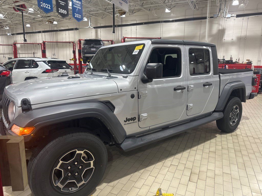 Used 2024 Jeep Gladiator Sport AWD/4WD image 17