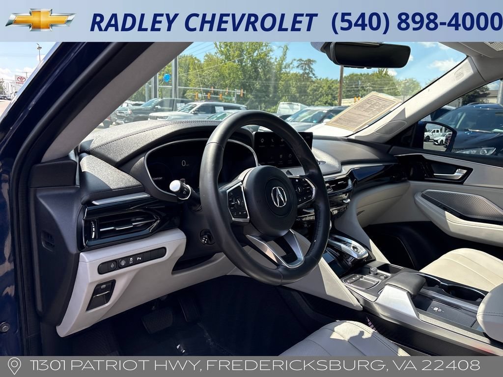 Used 2024 Acura MDX SH-AWD w/ Technology Package image 4