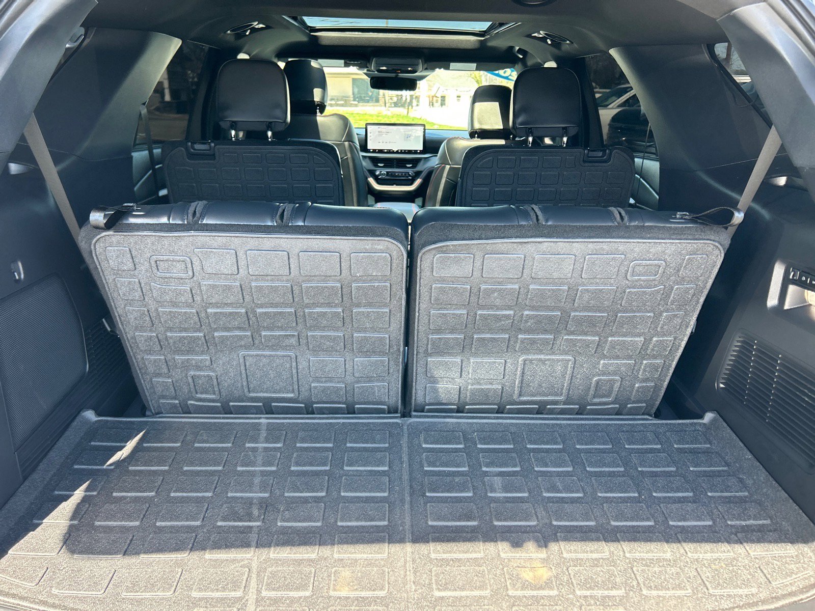 Certified 2025 Ford Explorer ST image 18