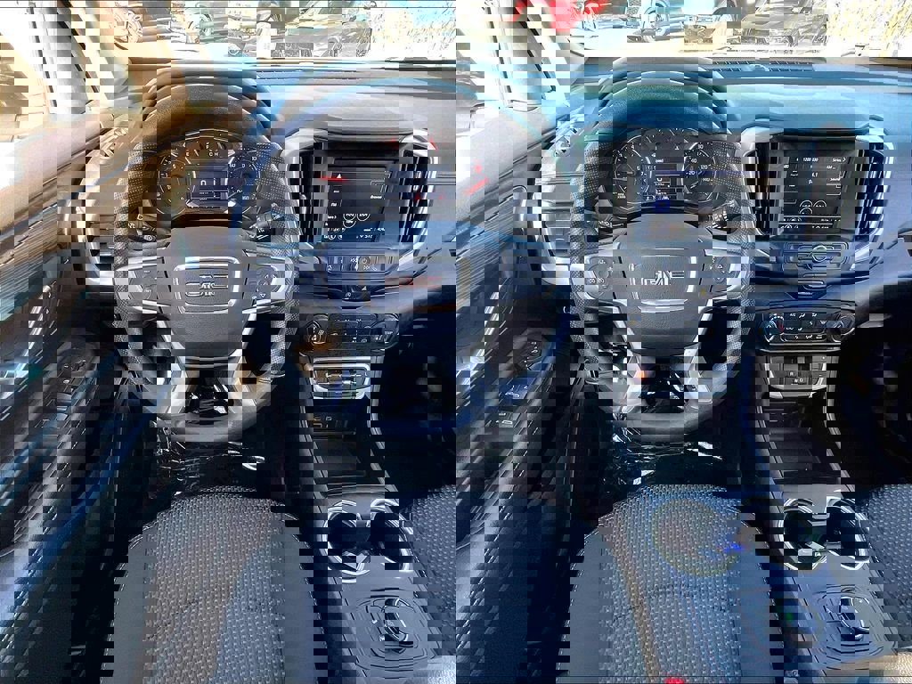 Used 2024 GMC Terrain SLE image 16