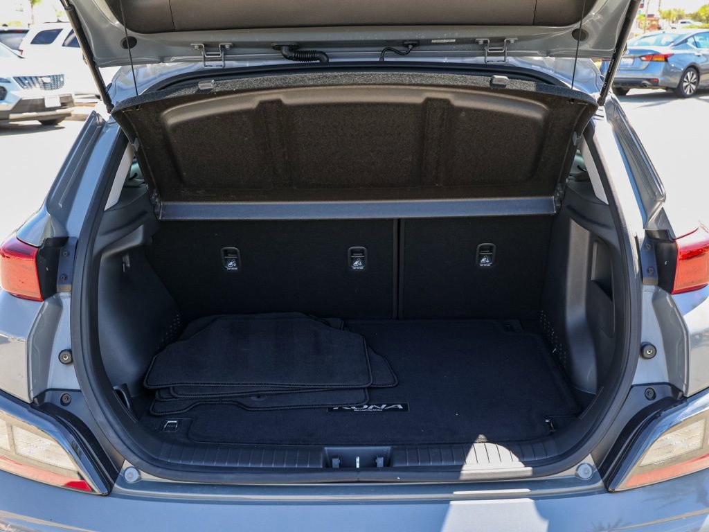 Used 2023 Hyundai Kona SE w/ Cargo Package image 16