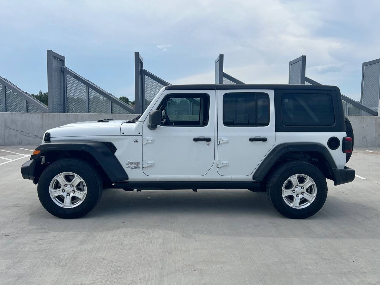 Used 2018 Jeep Wrangler Unlimited Sport S AWD/4WD image 6
