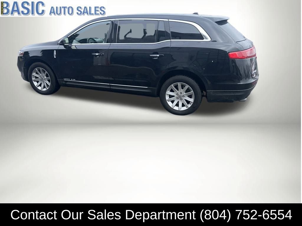 Used 2019 Lincoln MKT AWD image 1