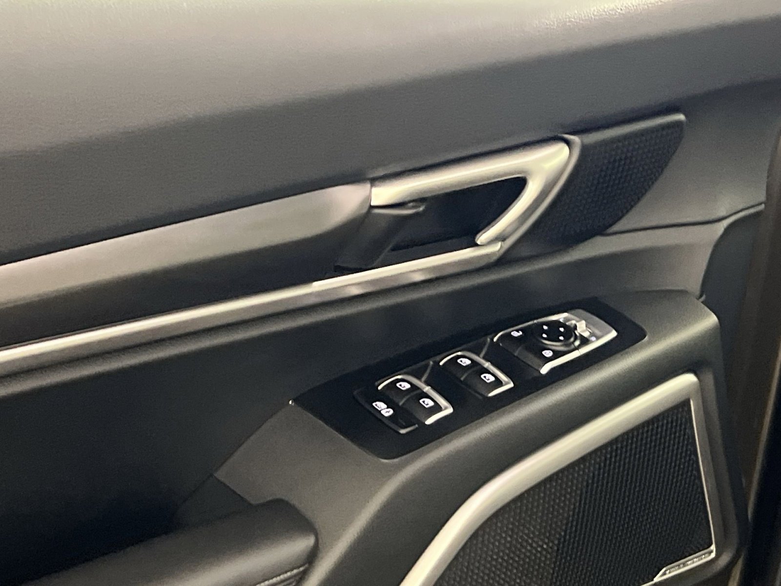 Used 2025 Kia Telluride S image 15