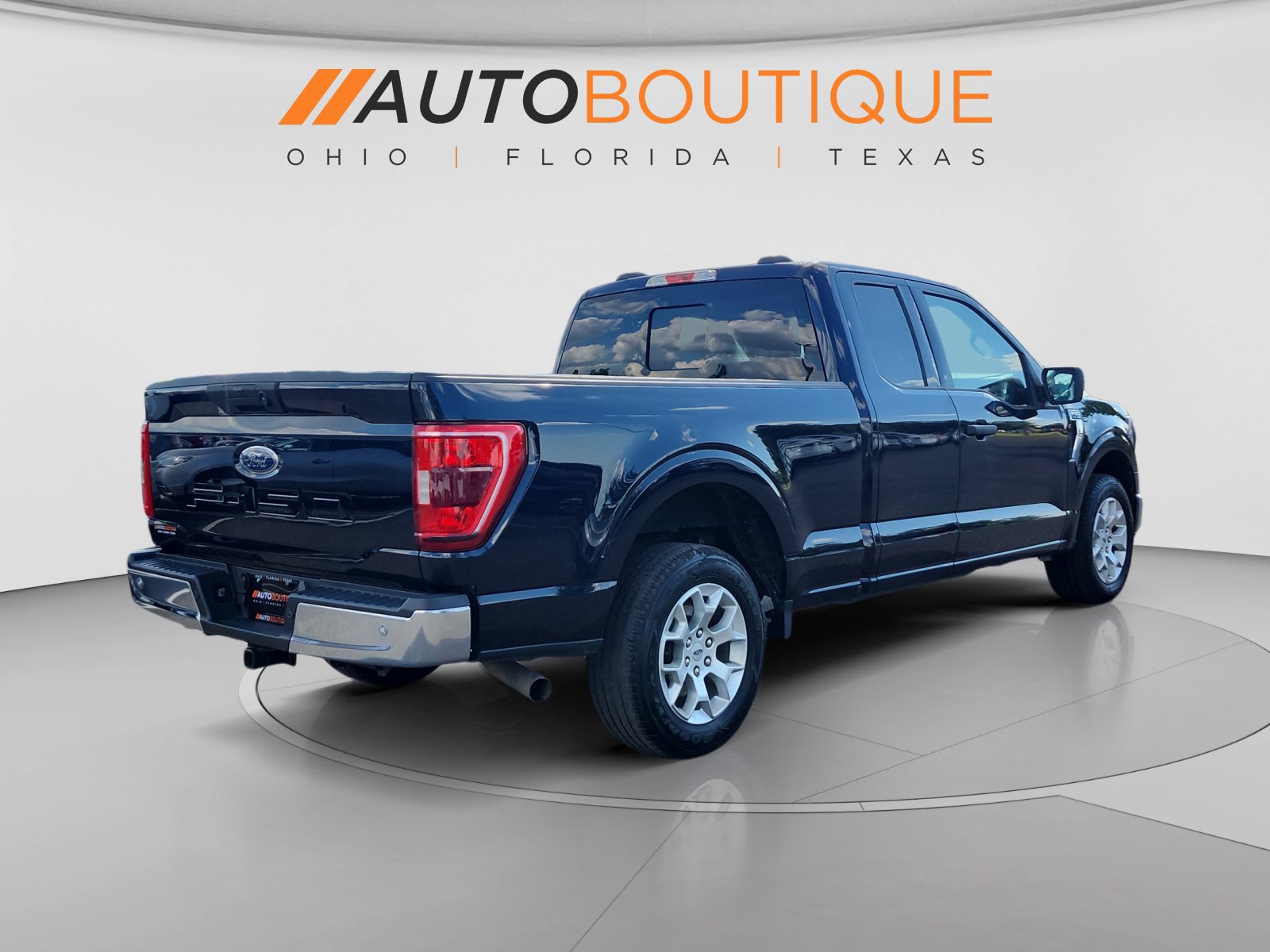 Used 2023 Ford F150 XLT w/ Equipment Group 301A Mid RWD image 5