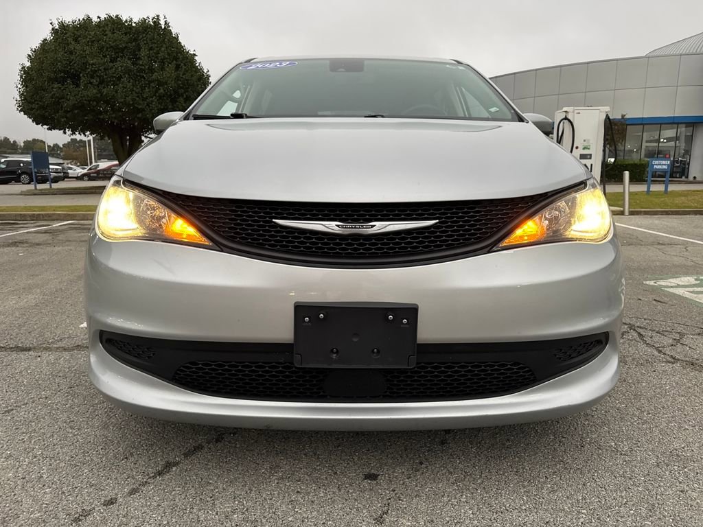 Used 2023 Chrysler Voyager LX image 8