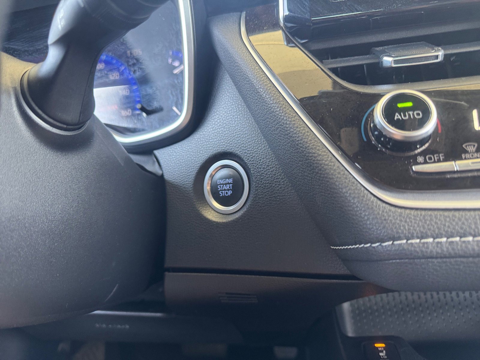 Used 2019 Toyota Corolla XSE FWD image 30