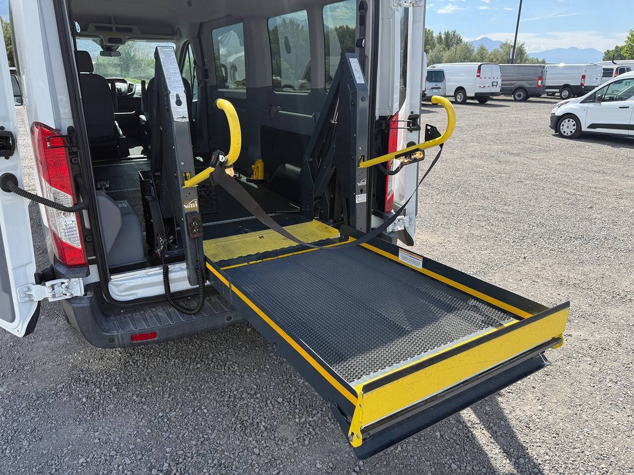 Used 2016 Ford Transit 350 XLT RWD image 21
