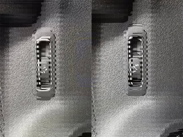 Used 2025 Mercedes-Benz GLB 250 GLB 250 image 39