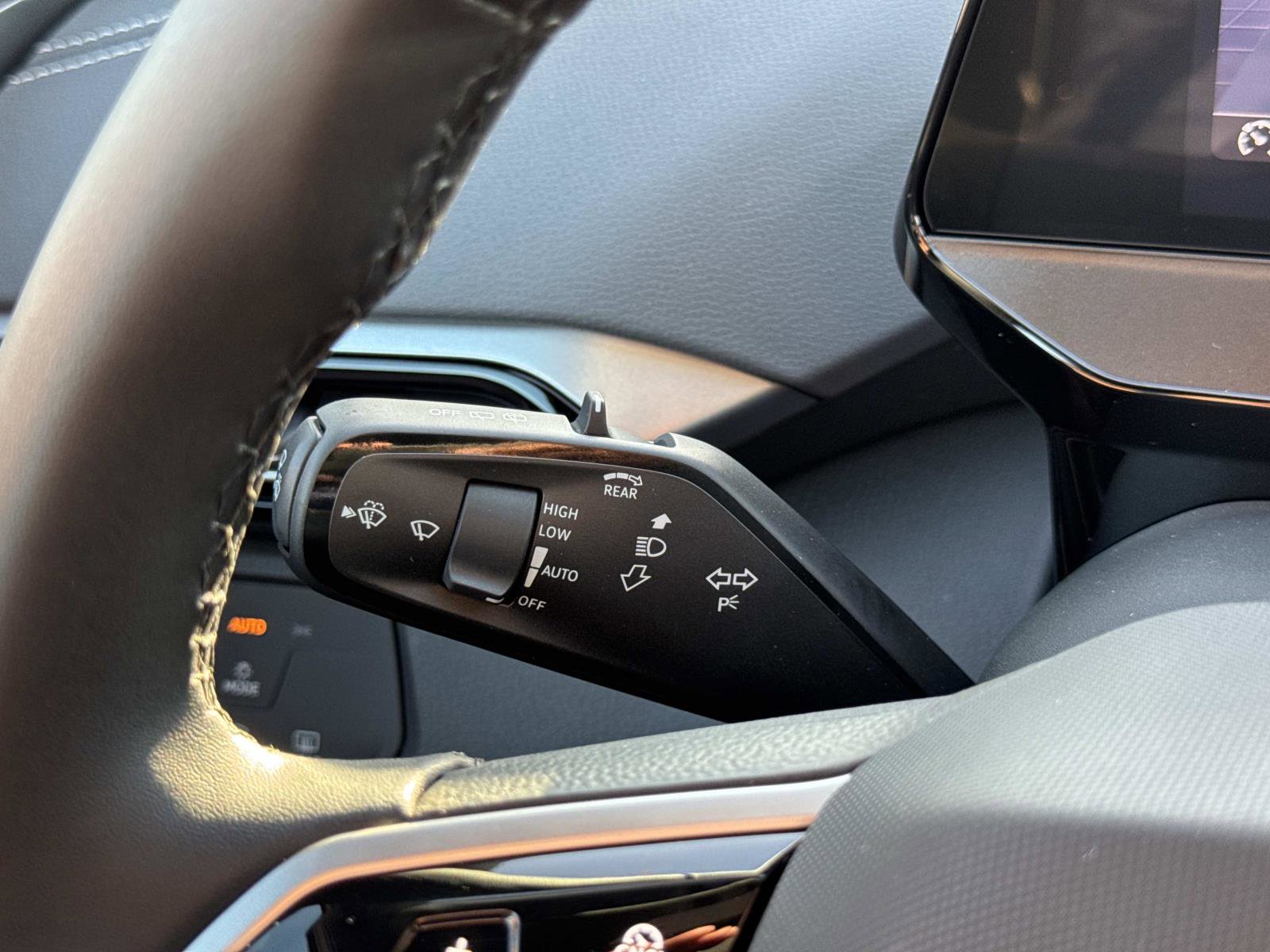 New 2025 Volkswagen ID.4 Pro image 26