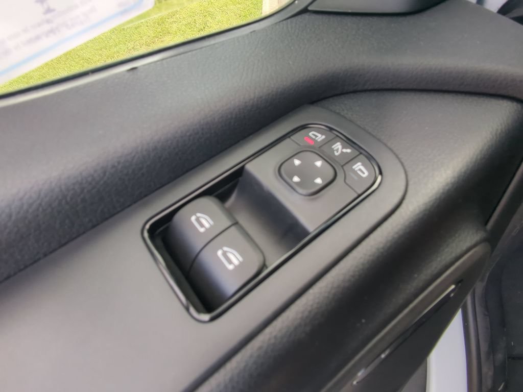 Used 2025 Mercedes-Benz Sprinter 2500 image 9