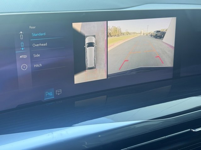 Used 2025 Cadillac Escalade ESV Sport w/ LPO, ONYX Package image 28