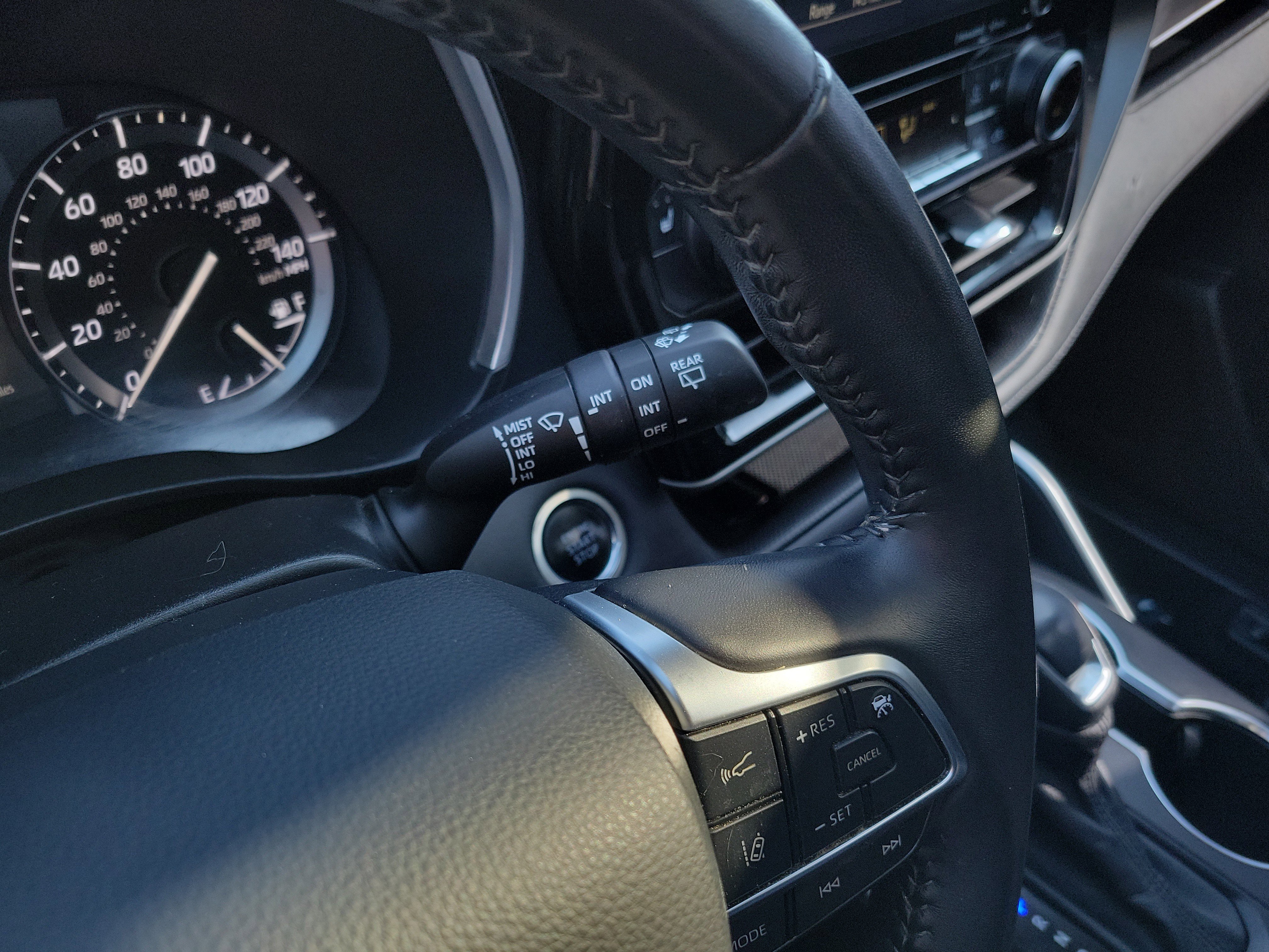 Used 2021 Toyota Highlander XLE image 28