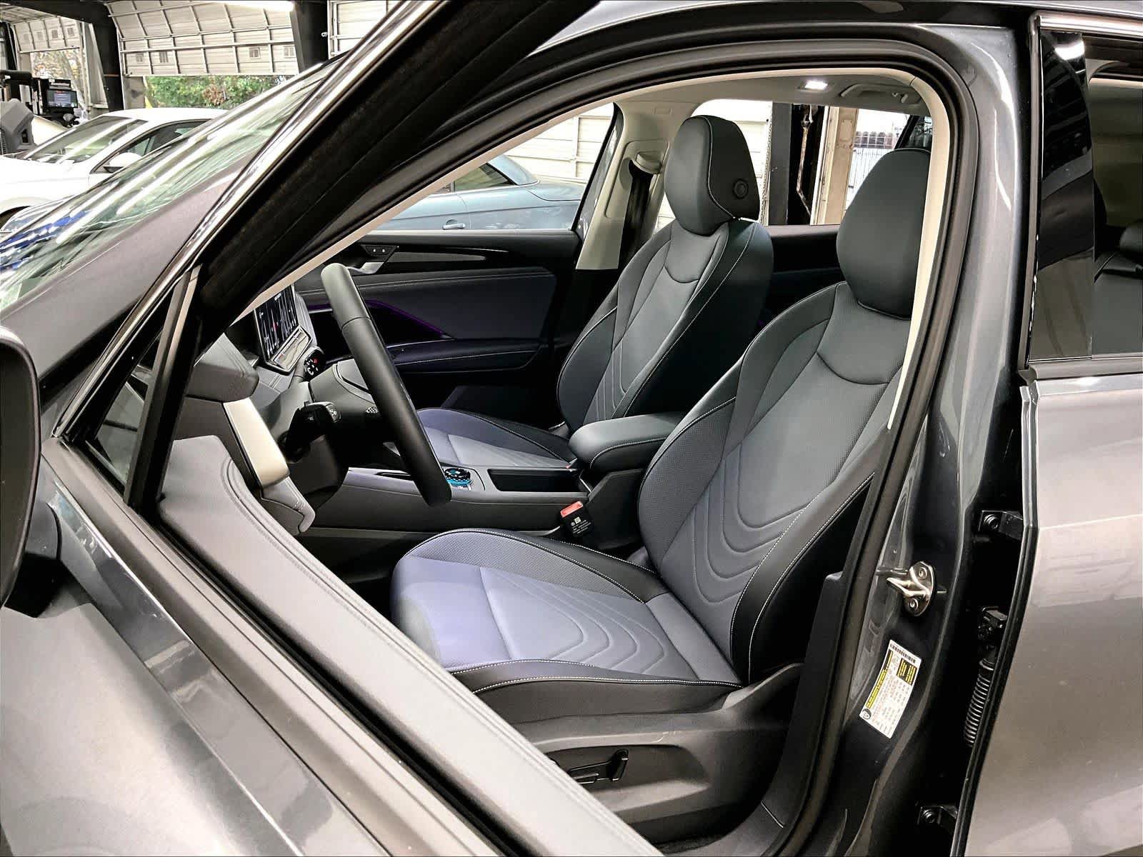 New 2026 Volkswagen Tiguan SE image 11