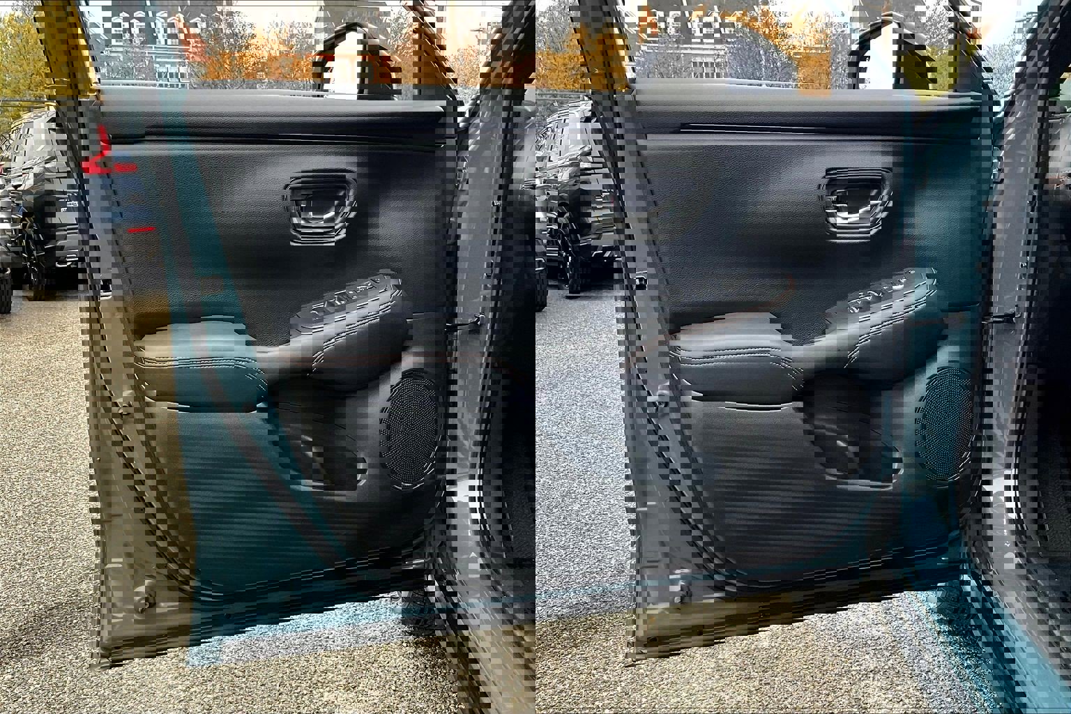 Used 2023 Honda HR-V Sport image 17