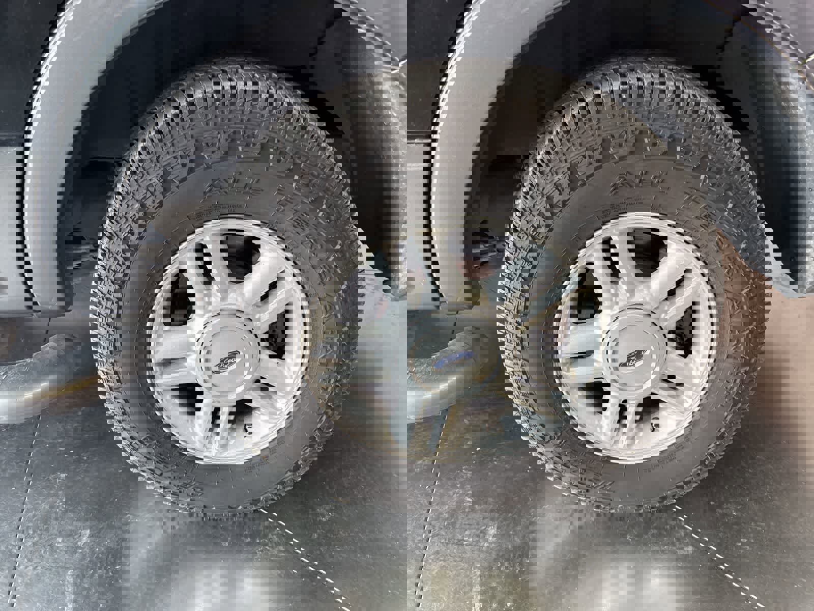 Used 2004 Ford Expedition XLT image 10