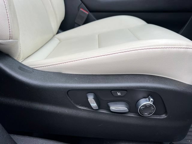 Used 2021 Cadillac XT4 Sport AWD/4WD image 12
