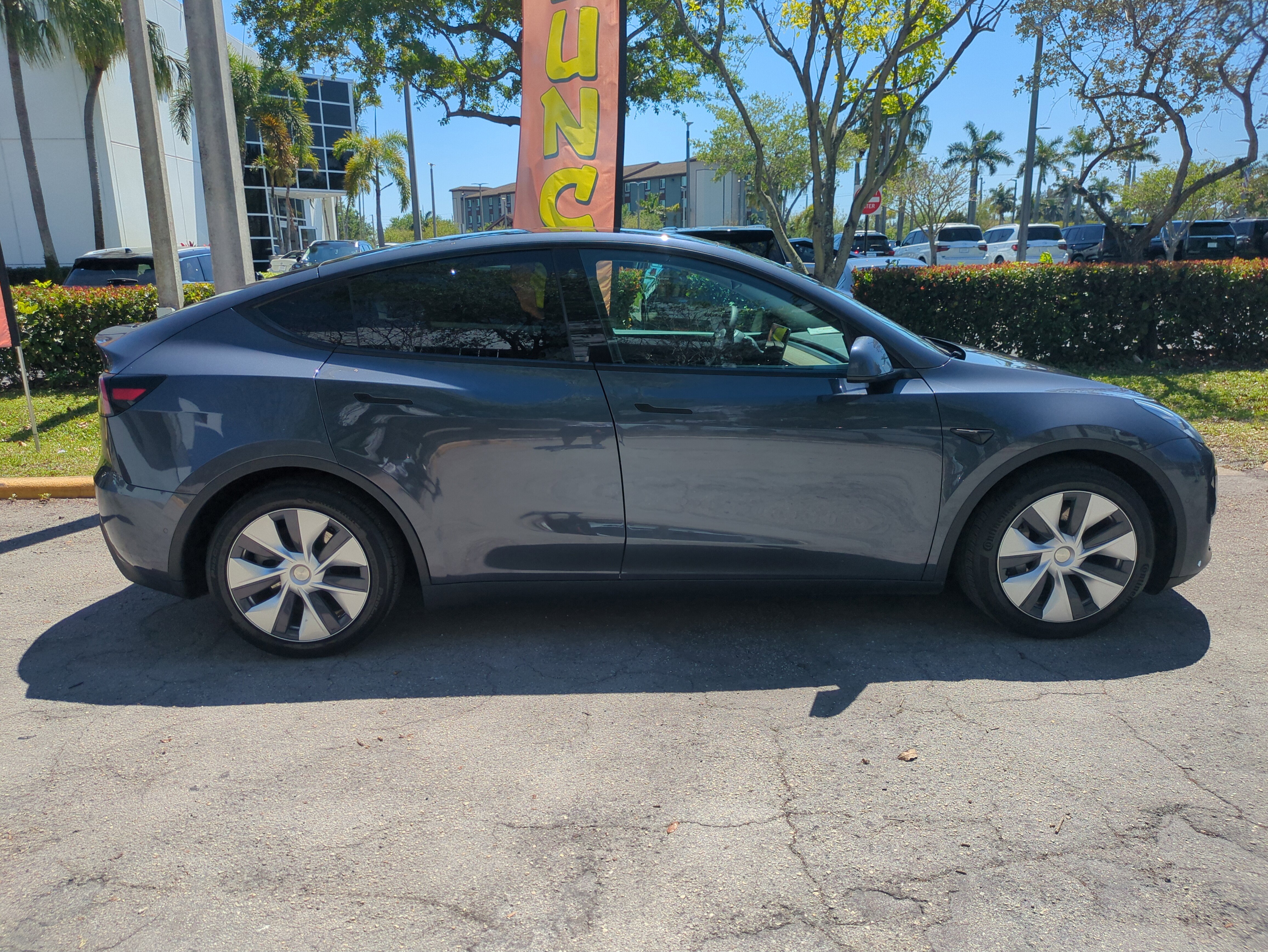 Used 2021 Tesla Model Y Long Range image 4