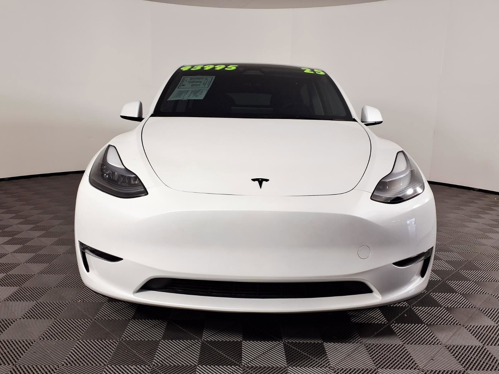 Used 2025 Tesla Model Y Long Range image 2