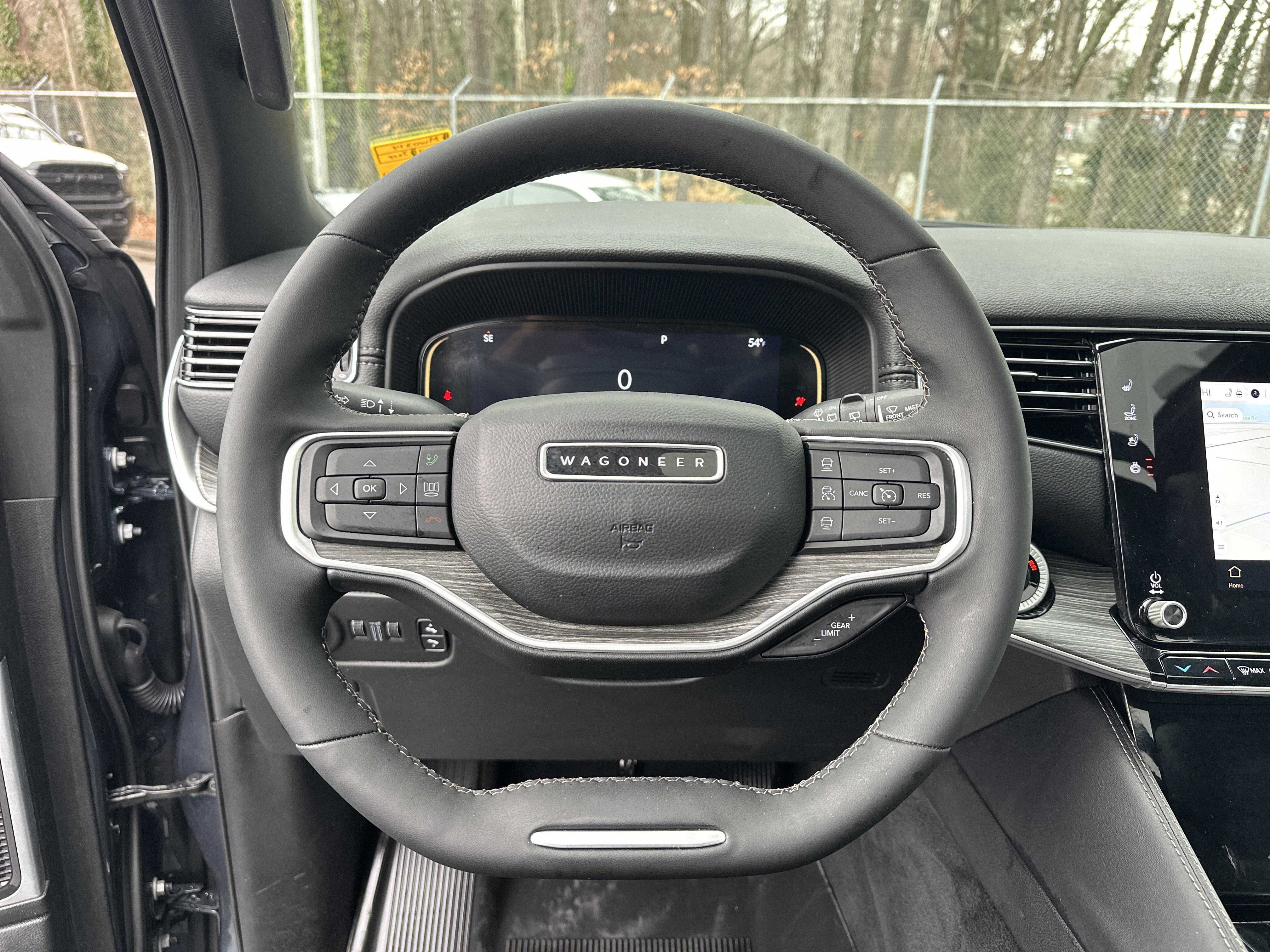 Used 2024 Jeep Wagoneer L Series III w/ Premium Group I image 27