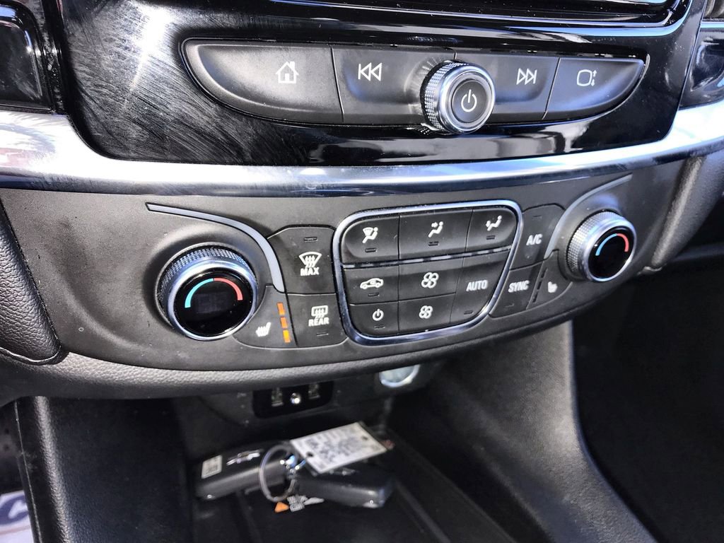 Used 2023 Chevrolet Traverse LT AWD/4WD image 18