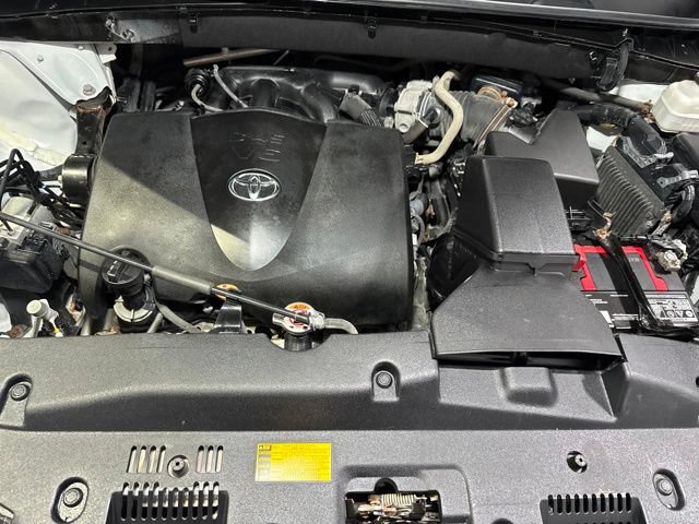 Used 2019 Toyota Highlander SE AWD/4WD image 11
